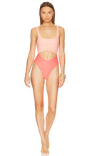 Lovers and Friends Jojo One Piece in Pink - Lovers and Friends Jojo One Piece en rose - 恋人与朋友 Jojo 海贼王 粉色 - Lovers and Friends Jojo Einteiler in Rosa - Lovers and Friends 조조 원피스 핑크 - Amanti e amici Jojo One Piece in rosa