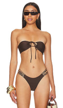 Lovers and Friends Keep My Cool Top in Chocolate - Les amoureux et les amis gardent mon top cool en chocolat - 恋人和朋友让我的凉爽上衣沾上巧克力 - Lovers and Friends Keep My Cool Top in Schokolade - 연인과 친구들은 초콜릿으로 내 멋진 상의를 유지합니다 - Amanti e amici mantengono il mio fresco top nel cioccolato