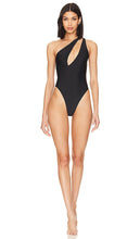 Lovers and Friends Level Up One Piece in Black - Amoureux et amis améliorent une pièce en noir - 恋人和朋友升级一件黑色衣服 - Lovers and Friends Level Up One Piece in Schwarz - 연인과 친구 레벨업 원피스 블랙 - Amanti e amici salgono di livello in One Piece in Black