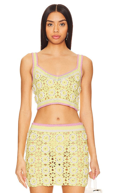 Lovers and Friends Meadow Crochet Top in Yellow - Lovers and Friends - Haut au crochet Meadow en jaune - Lovers and Friends Meadow 黄色钩针上衣 - Lovers and Friends Meadow Häkeltop in Gelb - Lovers and Friends Meadow 크로셰 탑 - Top all'uncinetto Lovers and Friends Meadow in giallo