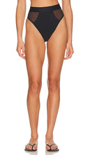 Lovers and Friends Midnight Ride High Waist Bottom in Black - Lovers and Friends - Midnight Ride - Bas taille haute noir - 恋人和朋友午夜骑行黑色高腰底裤 - Lovers and Friends Midnight Ride Hose mit hoher Taille in Schwarz - Lovers and Friends Midnight Ride 하이웨이스트 보텀 팬츠 - Lovers and Friends Midnight Ride fondo a vita alta in nero