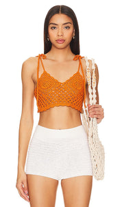 Lovers and Friends Solana Crochet Top in Orange - Lovers and Friends - Haut au crochet Solana en orange - Lovers and Friends Solana 橙色钩编上衣 - Lovers and Friends Solana Häkeloberteil in Orange - Lovers and Friends 솔라나 크로셰 탑 - Top all'uncinetto Solana di Lovers and Friends in arancione