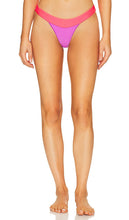 Lovers and Friends Tropic Daze Bottom in Purple - Lovers and Friends Tropic Daze Bottom en violet - 恋人和朋友 Tropic Daze 紫色底裤 - Lovers and Friends Tropic Daze Unterteil in Lila - Lovers and Friends Tropic Daze 하의 - Fondo Tropic Daze per amanti e amici in viola