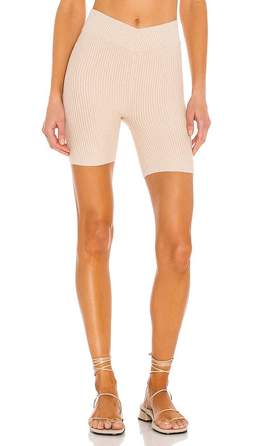 Lovers and Friends V Waist Biker Shorts in Nude - Lovers and Friends - Short motard taille V en chair - Lovers and Friends 裸色 V 腰机车短裤 - Lovers and Friends Bikershorts mit V-Taille in Nude - Lovers and Friends V 웨이스트 바이커 쇼츠 누드 색상 - Pantaloncini da motociclista a vita V Lovers and Friends in color nudo