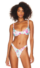 Lovers and Friends Wildflower Top in White - Lovers and Friends - Haut à fleurs sauvages en blanc - 恋人和朋友白色野花上衣 - Lovers and Friends Wildflower-Top in Weiß - Lovers and Friends 야생화 탑 - Top Lovers and Friends Wildflower in bianco