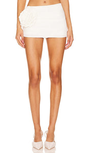 Lovers and Friends Zora Skort in White - Lovers and Friends - Jupe-short Zora en blanc - 恋人和朋友 Zora 白色裙裤 - Lovers and Friends Zora Skort in Weiß - Lovers and Friends Zora Skort 화이트 색상 - Amanti e amici Zora Skort in bianco