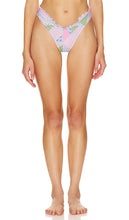 Lovers and Friends in A Haze Bottom in Lavender - Amoureux et amis dans un fond de brume à la lavande - 薰衣草薄雾中的恋人和朋友 - Liebhaber und Freunde in A Haze Bottom in Lavendel - 라벤더의 헤이즈 바텀(A Haze Bottom)의 연인과 친구들 - Amanti e amici in A Haze Bottom in lavanda