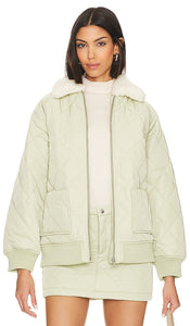 Lovers and Friends x Rachel Evie Quilted Jacket in Sage - Lovers and Friends x Rachel Evie - Veste matelassée en sauge - Lovers and Friends x Rachel Evie 鼠尾草色绗缝夹克 - Lovers and Friends x Rachel Evie Steppjacke in Salbei - Lovers and Friends x Rachel Evie 퀼팅 재킷 - Giacca trapuntata Lovers and Friends x Rachel Evie color salvia
