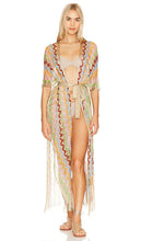 Luli Fama Here Comes The Sun Long Poncho in Beige - Luli Fama Here Comes The Sun Poncho long en beige - Luli Fama 米色太阳长斗篷来了 - Luli Fama Hier kommt der lange Sun-Poncho in Beige - Luli Fama Here Comes The Sun 베이지 색상의 롱 판초 - Luli Fama Here Comes The Sun Poncho lungo in beige