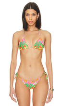 Luli Fama Palm Breeze Wavy Luxe Bikini Top in Green,Pink - Haut de bikini ondulé Luxe Luli Fama Palm Breeze en vert, rose - Luli Fama Palm Breeze 波浪奢华比基尼上衣（绿色、粉色） - Luli Fama Palm Breeze Wavy Luxe Bikinioberteil in Grün, Rosa - Luli Fama Palm Breeze Wavy Luxe 비키니 탑 그린,핑크 색상 - Top bikini lussuoso ondulato Luli Fama Palm Breeze in verde, rosa