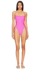 Luli Fama Wavy Baby One Piece in Pink - Luli Fama - Une pièce ondulée pour bébé en rose - Luli Fama 粉色波浪婴儿连体衣 - Luli Fama Welliges Baby-Einteiler in Rosa - Luli Fama 웨이비 베이비 원피스 핑크 색상 - Costume intero per bebè ondulato Luli Fama in rosa
