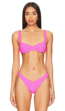Luli Fama Wavy Baby Wide Strap Balconette Bikini Top in Pink - Luli Fama - Haut de bikini balconnet ondulé à larges bretelles pour bébé en rose - Luli Fama 粉色波浪婴儿宽肩带半罩比基尼上衣 - Luli Fama gewelltes Baby-Balconette-Bikinioberteil mit breiten Trägern in Rosa - Luli Fama 웨이브 베이비 와이드 스트랩 발코니 비키니 탑 (핑크) - Top bikini a balconcino con spalline larghe Wavy Baby Luli Fama in rosa