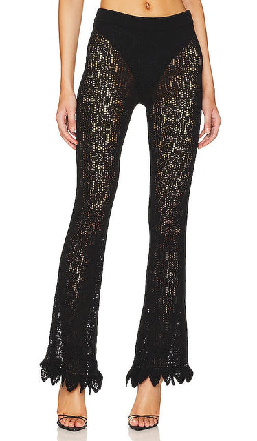 MAJORELLE Karenza Pointelle Knit Pants in Black - MAJORELLE Karenza Pantalon en tricot pointelle en noir - MAJORELLE Karenza 黑色挑窿针织长裤 - MAJORELLE Karenza Pointelle-Strickhose in Schwarz - MAJORELLE Karenza 포인텔 니트 팬츠블랙 색상 - MAJORELLE Pantaloni Karenza Pointelle in maglia nera