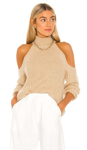 MAJORELLE Estrid Cold Shoulder Sweater in Tan - MAJORELLE Estrid Pull à épaules dénudées en beige - MAJORELLE Estrid 黄褐色露肩毛衣 - MAJORELLE Estrid Cold Shoulder Pullover in Hellbraun - MAJORELLE 에스트리드 콜드 숄더 스웨터(탠 색상) - MAJORELLE Estrid Maglione con spalle scoperte in marrone chiaro