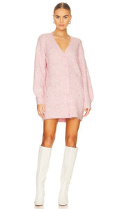 MAJORELLE Rishelle Embellished Sweater Dress in Pink - MAJORELLE Rishelle - Robe pull ornée en rose - MAJORELLE Rishelle 粉色装饰毛衣连衣裙 - MAJORELLE Rishelle verziertes Pulloverkleid in Rosa - MAJORELLE Rishelle 장식 스웨터 드레스핑크 색상 - MAJORELLE Abito maglione decorato Rishelle in rosa