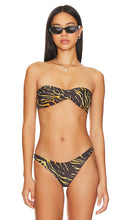 MIKOH Kori Bikini Top in Black - Haut de bikini MIKOH Kori en noir - MIKOH Kori 黑色比基尼上衣 - MIKOH Kori Bikinioberteil in Schwarz - MIKOH Kori 비키니 탑 - Top bikini MIKOH Kori in nero