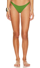 MIKOH Miyako 2 Bikini Bottom in Green - Bas de bikini MIKOH Miyako 2 en vert - MIKOH Miyako 2 绿色比基尼泳裤 - MIKOH Miyako 2 Bikinihose in Grün - MIKOH Miyako 2 비키니 하의 그린 색상 - MIKOH Miyako 2 Slip bikini in verde