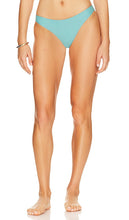 MIKOH Suva Bikini Bottom in Teal - Bas de bikini MIKOH Suva en bleu sarcelle - MIKOH Suva 青色比基尼泳裤 - MIKOH Suva Bikinihose in Blaugrün - MIKOH Suva 비키니 하의 - Slip bikini MIKOH Suva color verde acqua