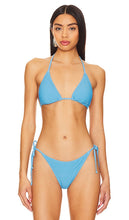 MILLY Cabana Lori Textured Bikini Top in Blue - Haut de bikini texturé MILLY Cabana Lori en bleu - MILLY Cabana Lori 蓝色纹理比基尼上衣 - MILLY Cabana Lori strukturiertes Bikinioberteil in Blau - MILLY Cabana Lori 텍스처드 비키니 탑 블루 색상 - Top bikini strutturato MILLY Cabana Lori in blu