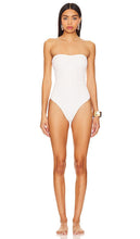 MILLY Cabana Textured Ruched One Piece in White - MILLY Cabana - Une-pièce texturée froncée en blanc - MILLY Cabana 白色纹理褶饰一件 - MILLY Cabana Strukturierter Rüschen-Einteiler in Weiß - MILLY Cabana 텍스처드 주름 원피스 화이트 색상 - MILLY Cabana Costume intero con ruches testurizzate in bianco