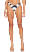 MILLY Margot Striped Bikini Bottom in Navy - Bas de bikini rayé MILLY Margot en bleu marine - MILLY Margot 海军蓝条纹比基尼泳裤 - MILLY Margot gestreifte Bikinihose in Marineblau - MILLY Margot 스트라이프 비키니 하의 네이비 색상 - Slip bikini a righe MILLY Margot in blu scuro