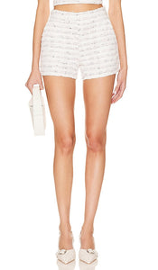 MISA Los Angeles Choupette Shorts in White - Short Choupette MISA Los Angeles en blanc - MISA 洛杉矶 Choupette 白色短裤 - MISA Los Angeles Choupette Shorts in Weiß - MISA Los Angeles 슈페트 쇼츠 화이트 색상 - Pantaloncini MISA Los Angeles Choupette in bianco