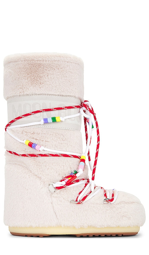 MOON BOOT Icon Boot in Cream - Botte Icon MOON BOOT en crème - MOON BOOT Icon 奶油色靴子 - MOON BOOT Icon Boot in Creme - MOON BOOT 아이콘 부츠 크림 색상 - MOON BOOT Icon Boot color crema