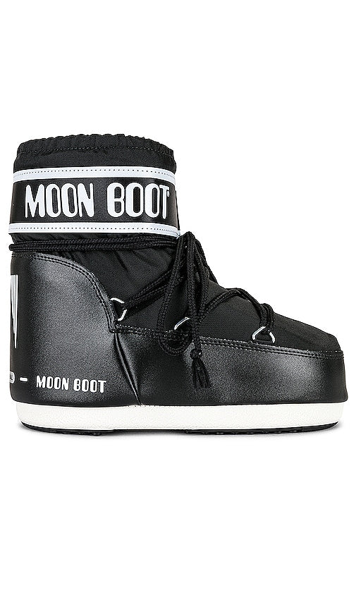 MOON BOOT Icon Low Nylon Boot in Black - MOON BOOT Icon - Bottines basses en nylon - Noir - MOON BOOT Icon 黑色低帮尼龙靴 - MOON BOOT Icon Niedriger Nylonstiefel in Schwarz - MOON BOOT 아이콘 로우 나일론 부츠 블랙 색상 - MOON BOOT Icon Stivale basso in nylon in nero
