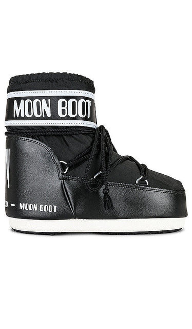 MOON BOOT Icon Low Nylon Boot in Black - MOON BOOT Icon - Bottines basses en nylon - Noir - MOON BOOT Icon 黑色低帮尼龙靴 - MOON BOOT Icon Niedriger Nylonstiefel in Schwarz - MOON BOOT 아이콘 로우 나일론 부츠 블랙 색상 - MOON BOOT Icon Stivale basso in nylon in nero