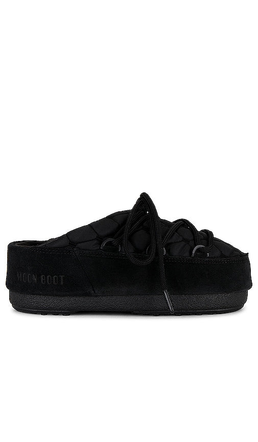 MOON BOOT Quilted Mule in Black - Mules matelassées MOON BOOT en noir - MOON BOOT 黑色绗缝穆勒鞋 - MOON BOOT Stepp-Mule in Schwarz - MOON BOOT 퀼팅 뮬 블랙 색상 - Sabot trapuntato MOON BOOT in nero