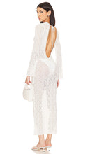 MORE TO COME Dylan Deep V Maxi Dress in Ivory - PLUS À VENIR Robe longue Dylan Deep V en ivoire - 更多即将推出 Dylan 象牙色深 V 长连衣裙 - Es folgen noch weitere Dylan-Maxikleider mit tiefem V-Ausschnitt in Elfenbein - 추가 상품 Dylan Deep V 맥시 드레스 아이보리 색상 - ALTRI IN ARRIVO Abito maxi Dylan Deep V in avorio