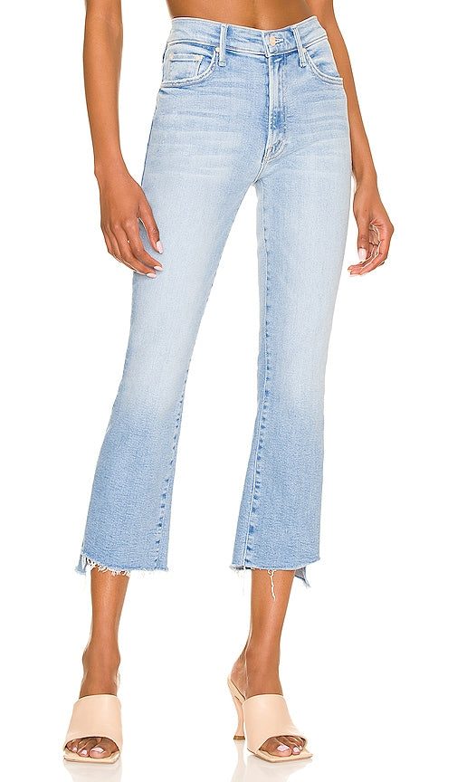 MOTHER The Insider Crop Step Fray in Denim-Light - MOTHER The Insider Crop Step Fray en denim clair - MOTHER The Insider 浅色牛仔布磨边裁剪 - MOTHER The Insider Crop Step Fray in Denim-Light - MOTHER The Insider 크롭 스텝 프레이 데님 라이트 색상 - MADRE The Insider Crop Step Mischia in denim chiaro