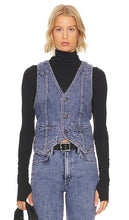 MOTHER The Masked Rider in Purple - MÈRE Le Cavalier Masqué en Violet - MOTHER 假面骑士 紫色 - MUTTER Der maskierte Reiter in Lila - 마더(MOTHER) 보라색 가면을 쓴 라이더 - MADRE Il Cavaliere Mascherato in Viola