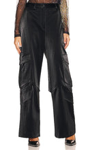 MSGM Wide Leg Cargo Pant in Black - Pantalon cargo MSGM à jambe large en noir - MSGM 黑色阔腿工装裤 - MSGM Cargohose mit weitem Bein in Schwarz - MSGM 와이드 레그 카고 팬츠 - Pantaloni cargo MSGM a gamba larga in nero