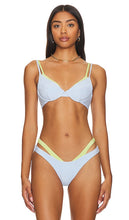 Maaji Giorgia Reversible Bikini Top in Baby Blue - Haut de bikini réversible Maaji Giorgia en bleu bébé - Maaji Giorgia 淡蓝色双面比基尼上衣 - Maaji Giorgia Wende-Bikinioberteil in Babyblau - Maaji Giorgia 리버서블 비키니 탑 - Top bikini reversibile Maaji Giorgia in celeste