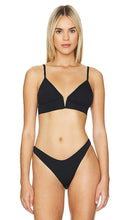 Maaji Reversible Parade Bikini Top in Black - Haut de bikini réversible Parade Maaji en noir - Maaji 黑色双面 Parade 比基尼上衣 - Wendbares Parade-Bikinioberteil von Maaji in Schwarz - Maaji 리버서블 퍼레이드 비키니 탑 - Top bikini sfilata reversibile Maaji in nero