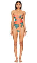Maaji Soleil Reversible One Piece in Coral - Maaji Soleil une pièce réversible en corail - Maaji Soleil 珊瑚色双面一件 - Wende-Einteiler von Maaji Soleil in Koralle - Maaji Soleil 리버서블 원피스 - Costume intero reversibile Maaji Soleil in corallo