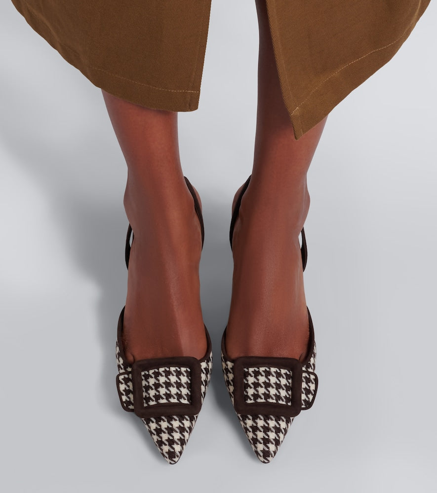 Manolo Blahnik Mayslibi houndstooth slingback pumps in Brown - Mid Heel Pumps