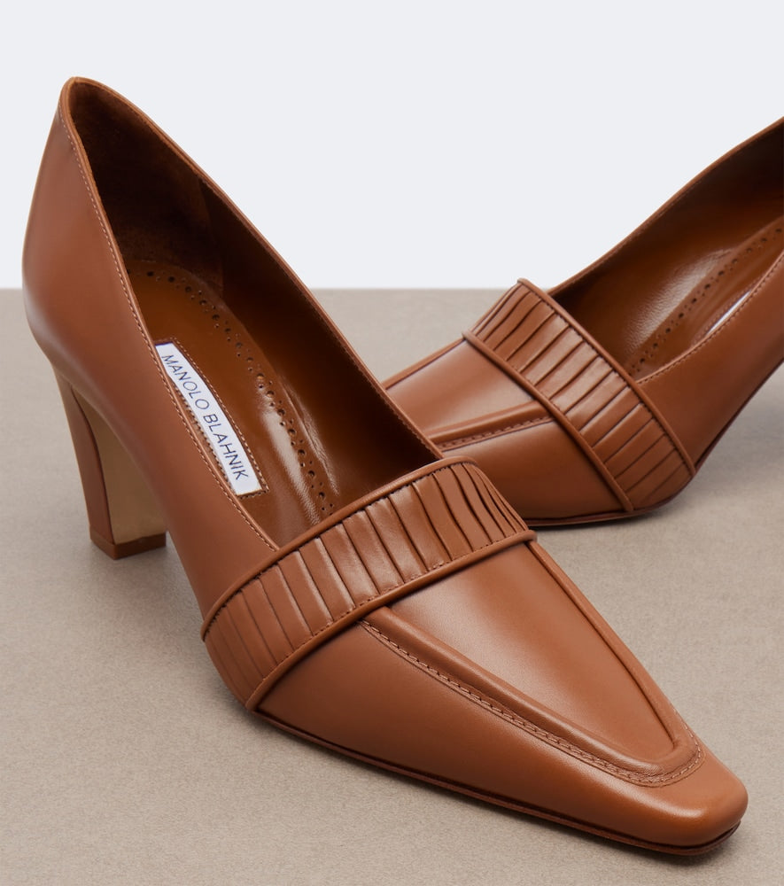 Manolo Blahnik Mindita leather pumps (Brown) - Mid Heel Pumps