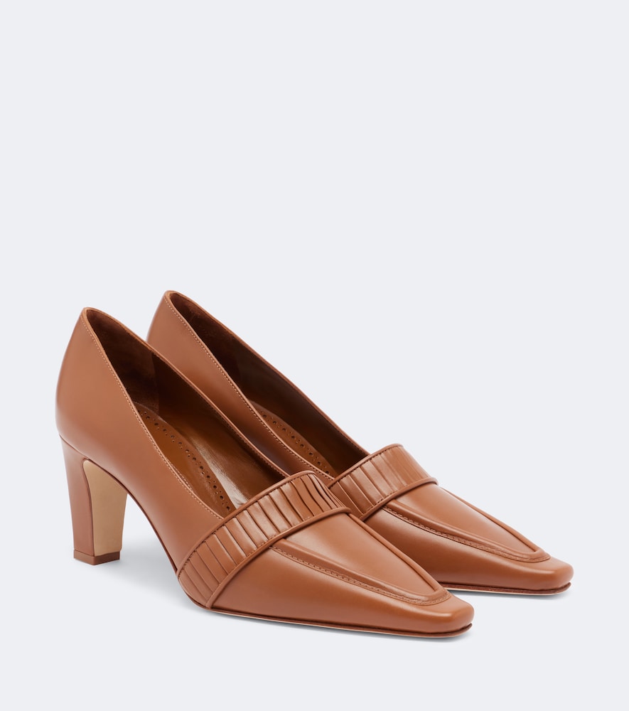 Manolo Blahnik Mindita leather pumps (Brown) - Mid Heel Pumps
