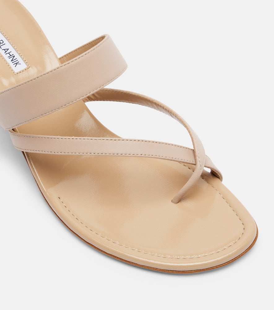 Manolo Blahnik Susa 50 leather thong sandals (Beige) - Mid Heel Sandals