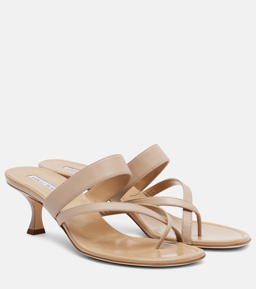 Manolo Blahnik Susa 50 leather thong sandals (Beige) - Mid Heel Sandals