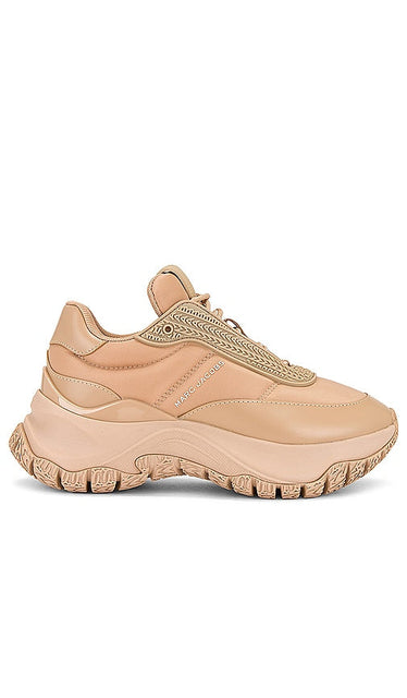 Marc Jacobs The DTM Lazy Runner in Tan - Marc Jacobs Le DTM Lazy Runner en beige - Marc Jacobs DTM Lazy Runner 棕褐色 - Marc Jacobs Der DTM-Lazy Runner in Hellbraun - Marc Jacobs DTM 레이지 러너 탠 색상 - Marc Jacobs Il Lazy Runner del DTM in marrone chiaro