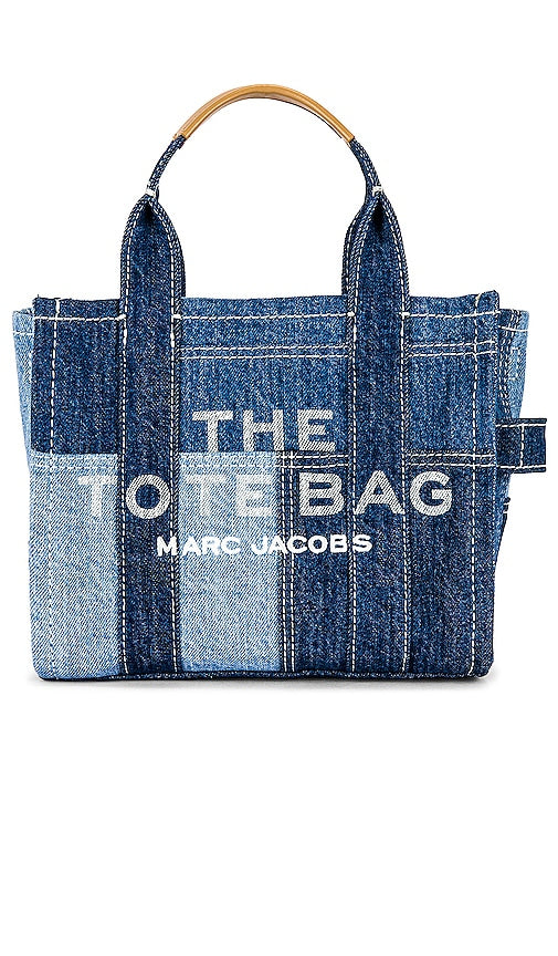 Marc Jacobs The Denim Small Tote Bag in Blue - Marc Jacobs Petit sac cabas The Denim en bleu - Marc Jacobs 蓝色牛仔小号托特包 - Kleine Tragetasche „The Denim“ von Marc Jacobs in Blau - Marc Jacobs 블루 데님 스몰 토트백 - Borsa tote piccola The Denim di Marc Jacobs in blu