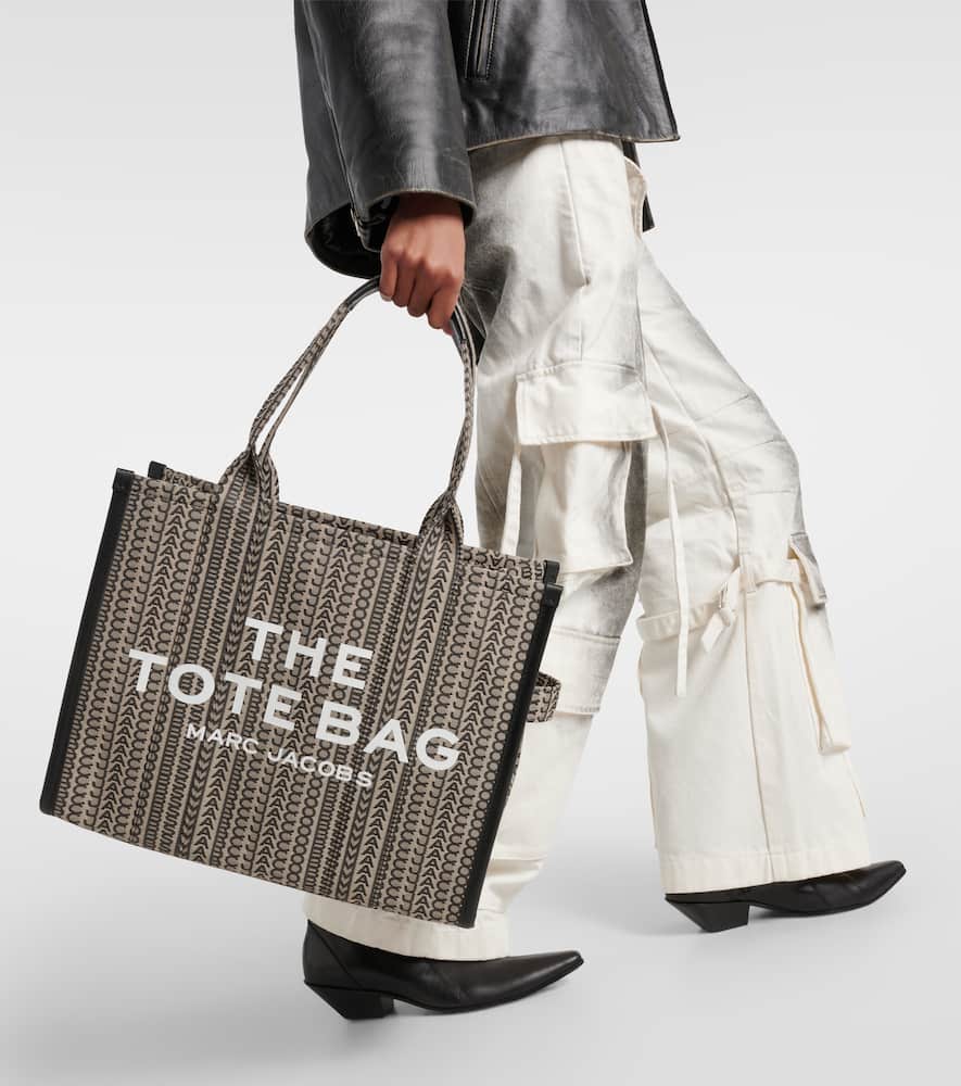 Marc Jacobs The Large monogram canvas tote bag