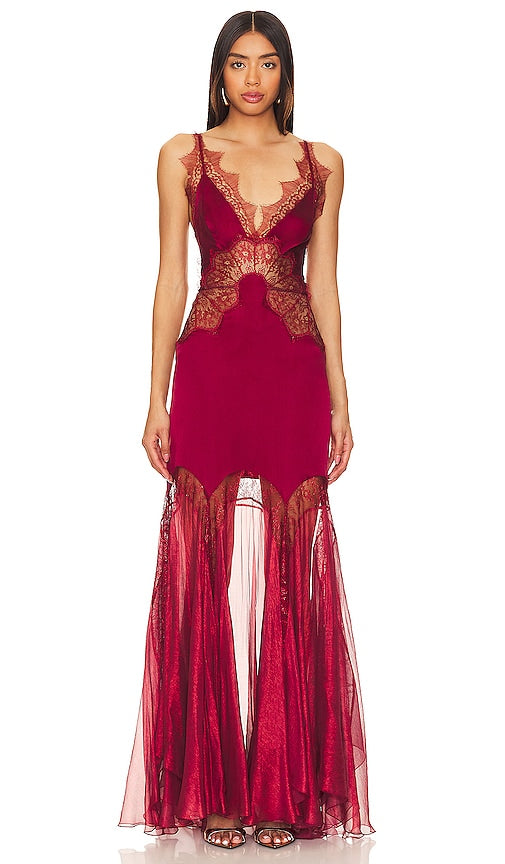 Maria Lucia Hohan Issa Gown in Burgundy - Robe Maria Lucia Hohan Issa en Bourgogne - Maria Lucia Hohan Issa 酒红色礼服 - Maria Lucia Hohan Issa Kleid in Burgund - 버건디 소재의 Maria Lucia Hohan Issa 가운 - Abito Maria Lucia Hohan Issa in Borgogna