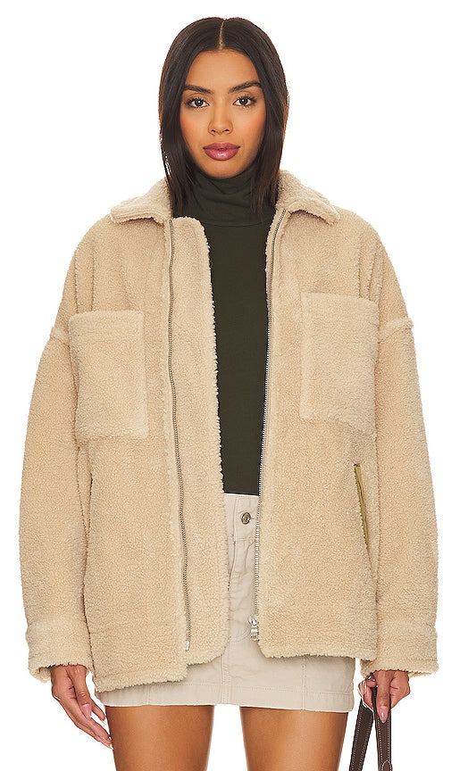 Marissa Webb Amari Sherpa Jacket in Beige - Marissa Webb - Veste sherpa Amari en beige - Marissa Webb 米色 Amari Sherpa 夹克 - Marissa Webb Amari Sherpa-Jacke in Beige - Marissa Webb 아마리 셰르파 재킷 베이지 색상 - Giacca Sherpa Marissa Webb Amari in beige