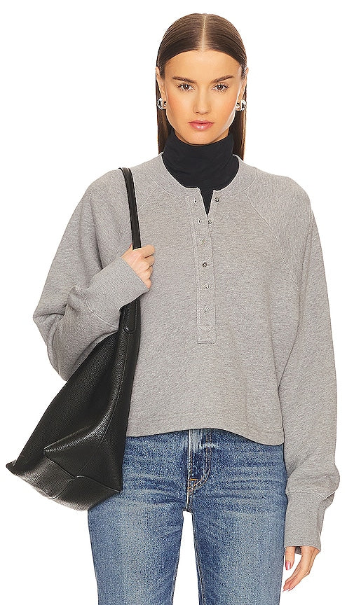 Marissa Webb So Uptight Henley Sweatshirt in Grey - Marissa Webb - So Uptight Henley - Sweat-shirt gris - Marissa Webb So Uptight 灰色亨利衫 - Marissa Webb „So Uptight“ Henley-Sweatshirt in Grau - Marissa Webb So Uptight 헨리 스웻셔츠그레이 색상 - Felpa Henley Marissa Webb So Uptight in grigio