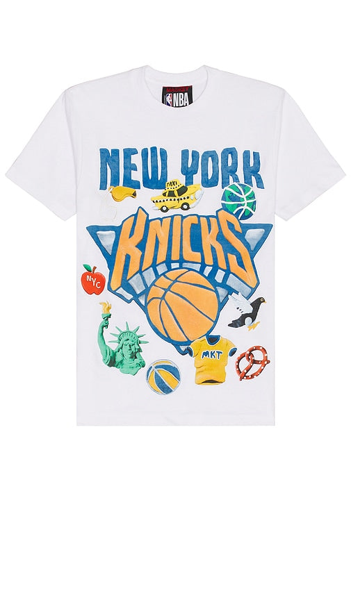 Market Knicks T-shirt in White - T-shirt des Market Knicks en blanc - Market 尼克斯队白色 T 恤 - Market Knicks T-Shirt in Weiß - Market Knicks 티셔츠 색상은 화이트 색상입니다. - T-shirt Market Knicks di colore bianco