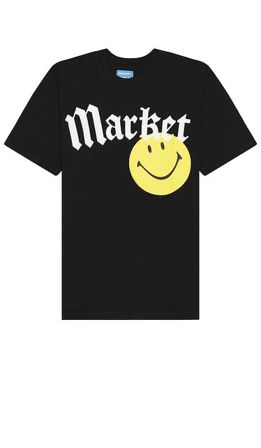 Market Smiley Gothic T-shirt in Black - T-shirt gothique Market Smiley en noir - 黑色市场笑脸哥特式 T 恤 - Market Smiley Gothic T-Shirt in Schwarz - Market Smiley 고딕 티셔츠블랙 컬러 - T-shirt gotica Smiley del mercato in nero